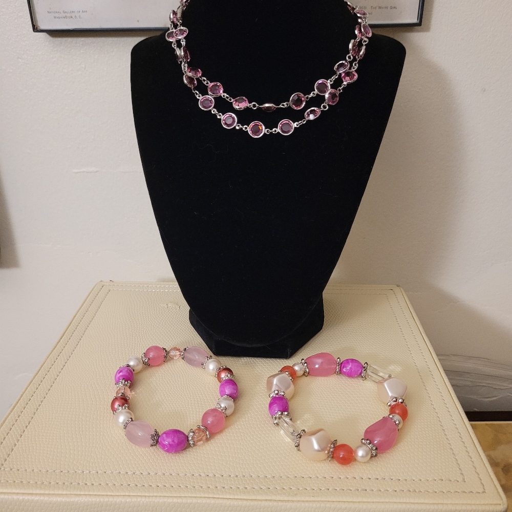 Necklace and bracelets set